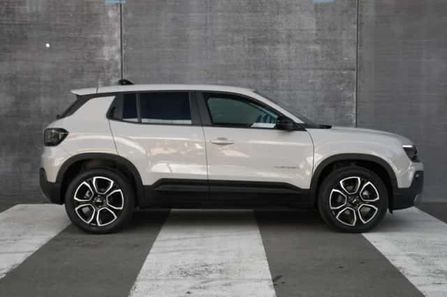 Jeep Avenger (2025) thumbnail 4