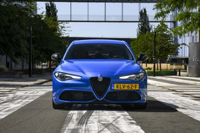 Alfa Romeo Giulia (2019) thumbnail 5