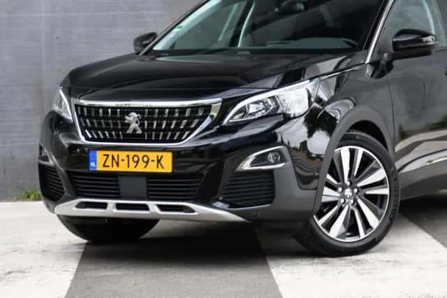 Peugeot 3008 (2019) thumbnail 2