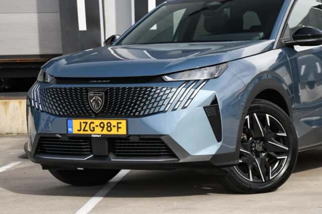 Peugeot 5008 (2025) thumbnail 2