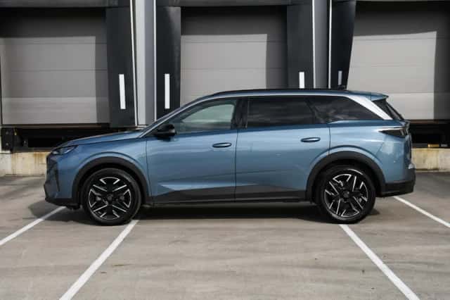 Peugeot 5008 (2025) thumbnail 3