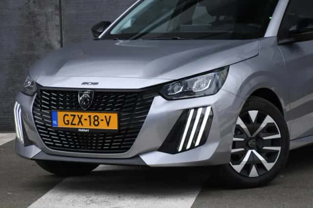 Peugeot 208 (2025) thumbnail 2