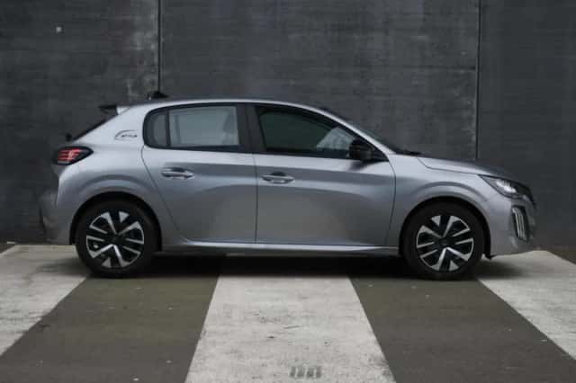 Peugeot 208 (2025) thumbnail 3