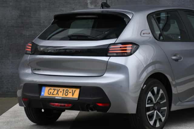 Peugeot 208 (2025) thumbnail 5
