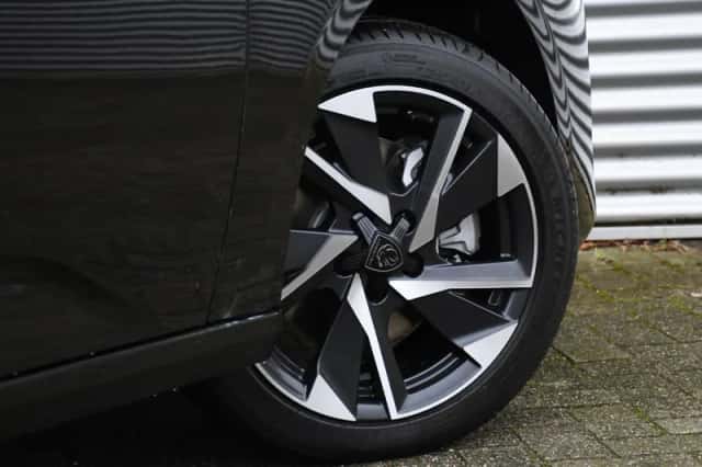 Peugeot 308 (2024) thumbnail 6