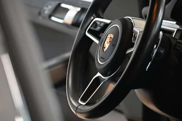 Porsche Macan (2016) thumbnail 16