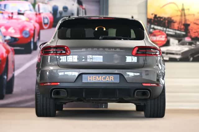 Porsche Macan (2016) thumbnail 30