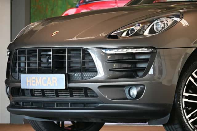 Porsche Macan (2016) thumbnail 7