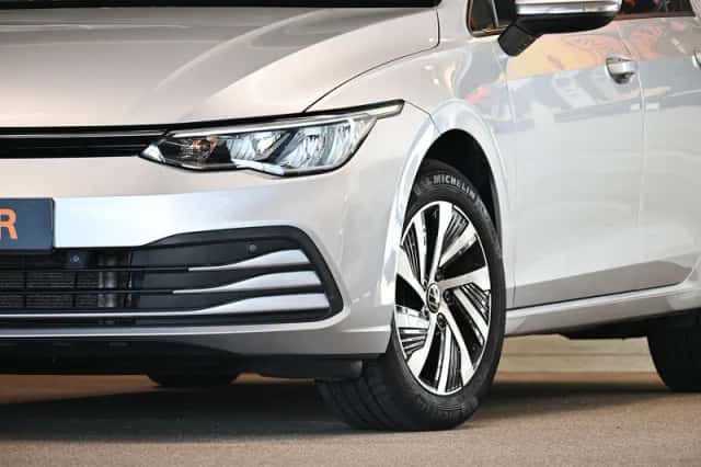 Volkswagen Golf (2020) thumbnail 3