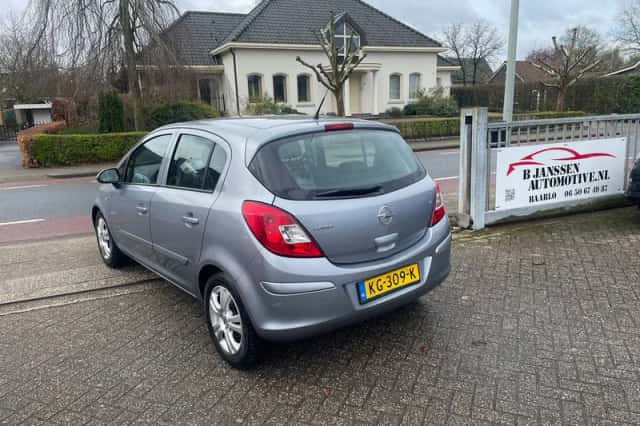 Opel Corsa (2007) thumbnail 2