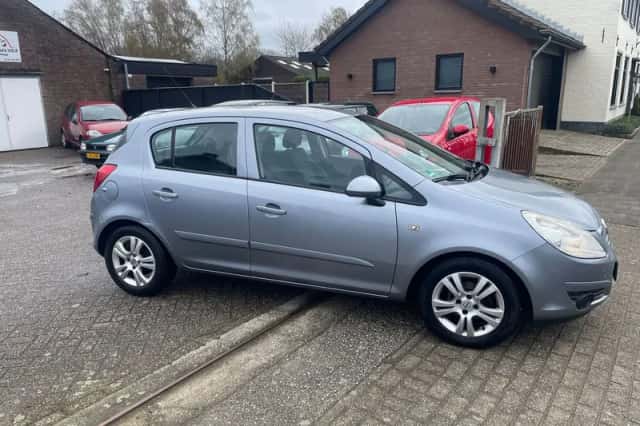 Opel Corsa (2007) thumbnail 5