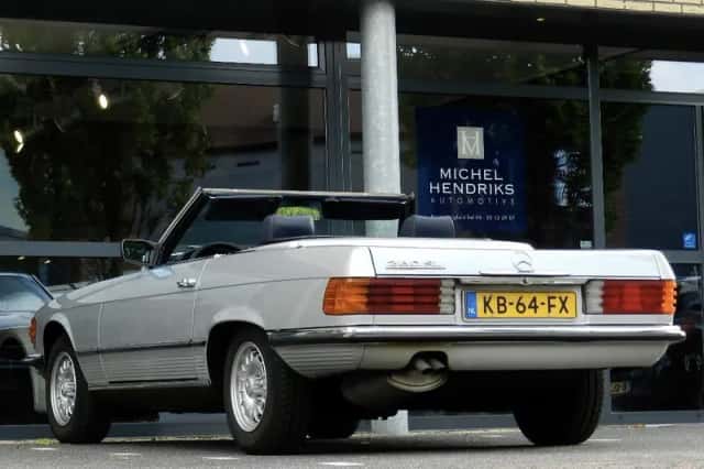 Mercedes-Benz SL-Klasse (1983) thumbnail 3