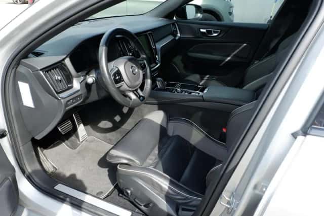 Volvo V60 (2021) thumbnail 3