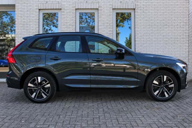 Volvo XC60 (2025) thumbnail 4