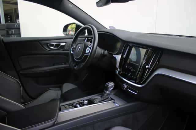 Volvo S60 (2019) thumbnail 4