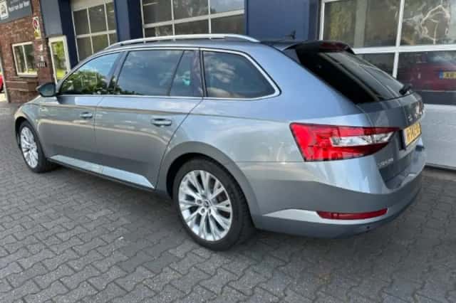 Škoda Superb (2020) thumbnail 2
