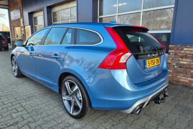 Volvo V60 (2014) thumbnail 5