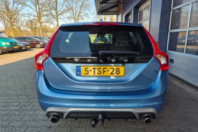 Volvo V60 (2014) thumbnail 6