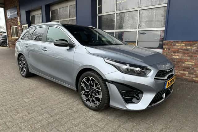 Kia Ceed (2023) thumbnail 5