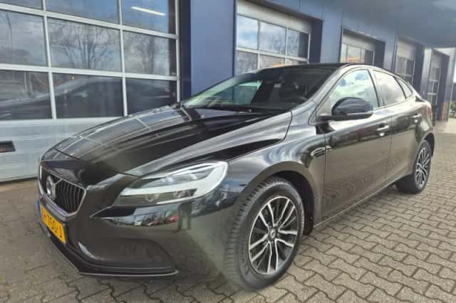 Volvo V40 (2019) thumbnail 1