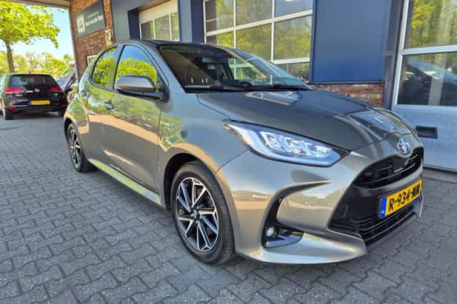 Toyota Yaris (2021) thumbnail 4