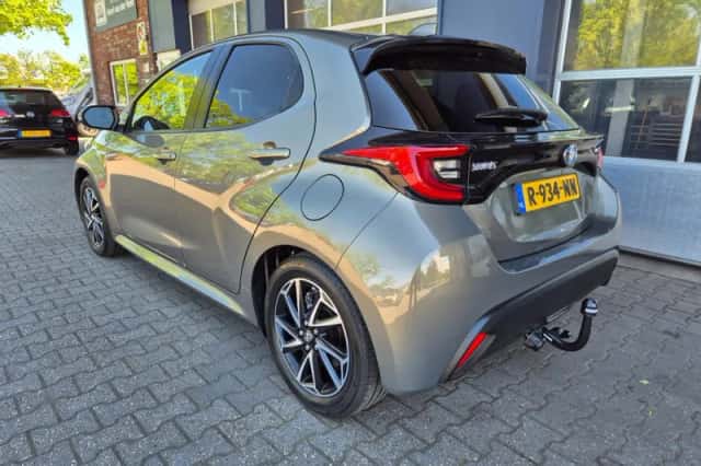 Toyota Yaris (2021) thumbnail 5