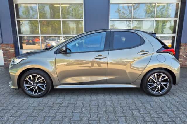 Toyota Yaris (2021) thumbnail 6