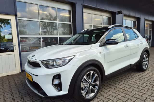 Kia Stonic (2020) thumbnail 1