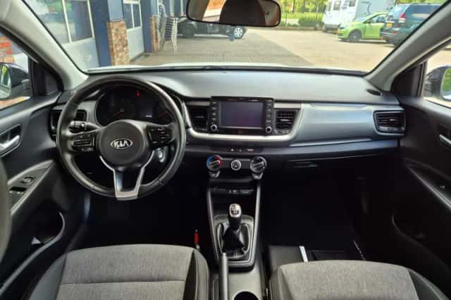 Kia Stonic (2020) thumbnail 3