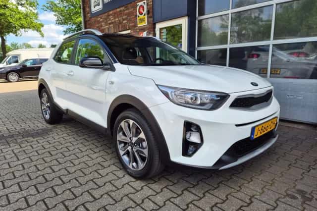 Kia Stonic (2020) thumbnail 5