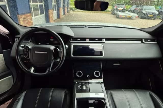 Land Rover Range Rover Velar (2018) thumbnail 3