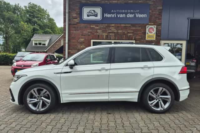 Volkswagen Tiguan (2022) thumbnail 2