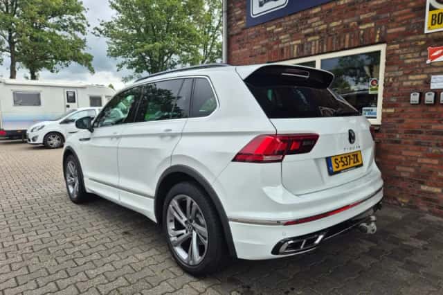 Volkswagen Tiguan (2022) thumbnail 3