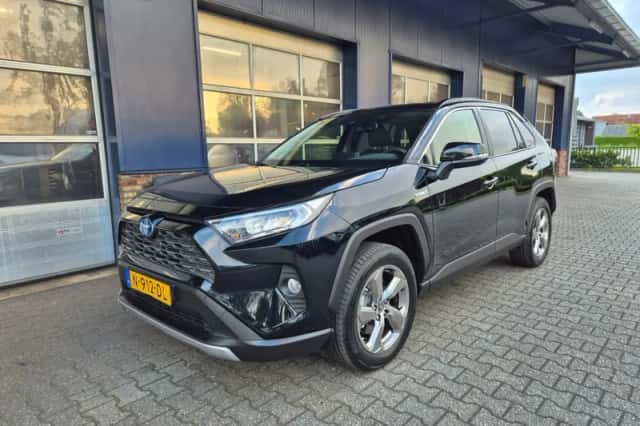 Toyota RAV4 (2021) thumbnail 1