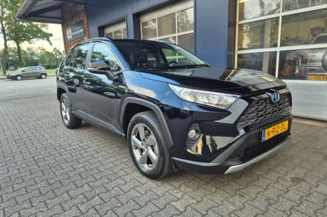 Toyota RAV4 (2021) thumbnail 5