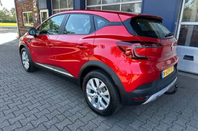 Renault Captur (2020) thumbnail 2