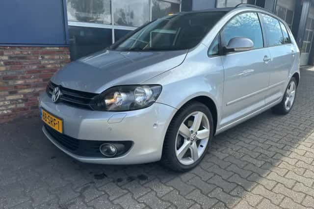 Volkswagen Golf (2011) thumbnail 1