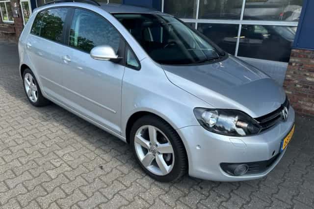 Volkswagen Golf (2011) thumbnail 6