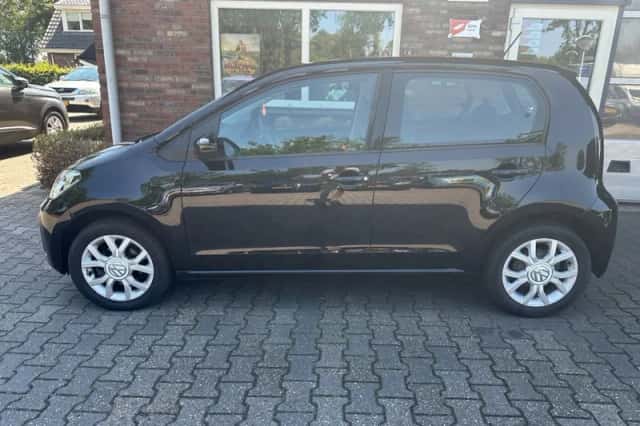 Volkswagen Up (2020) thumbnail 2