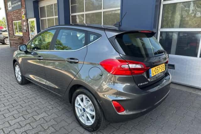 Ford Fiesta (2021) thumbnail 2