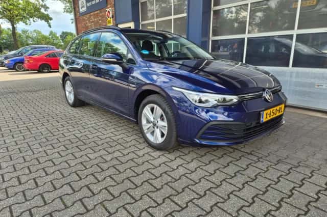 Volkswagen Golf (2021) thumbnail 5