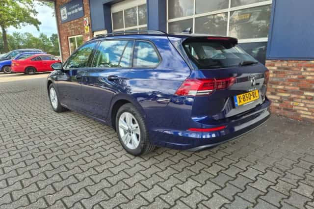 Volkswagen Golf (2021) thumbnail 6
