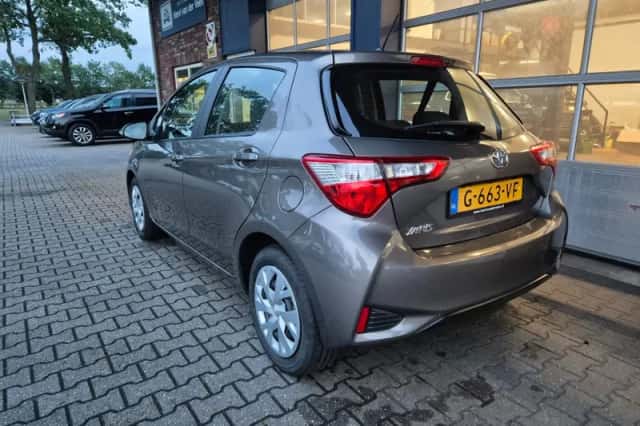 Toyota Yaris (2019) thumbnail 5