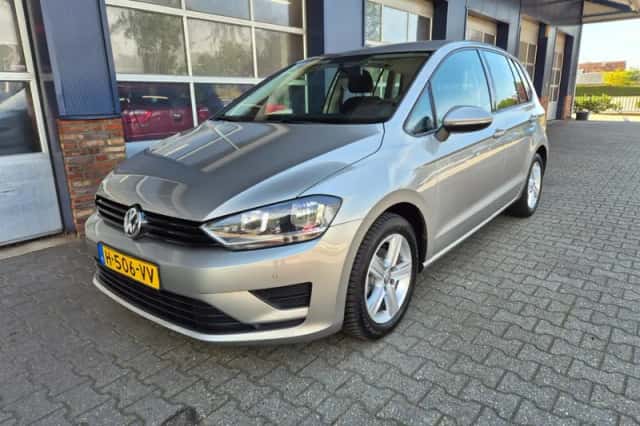 Volkswagen Golf Sportsvan (2015) thumbnail 1