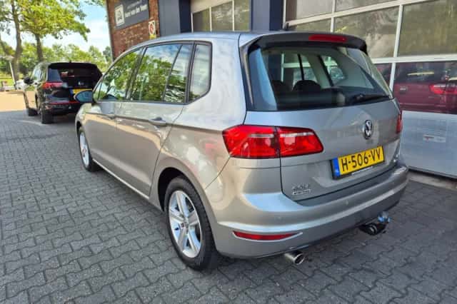 Volkswagen Golf Sportsvan (2015) thumbnail 4