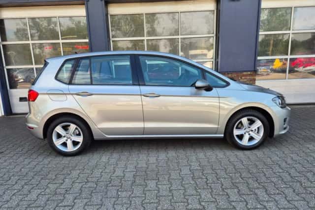 Volkswagen Golf Sportsvan (2015) thumbnail 6