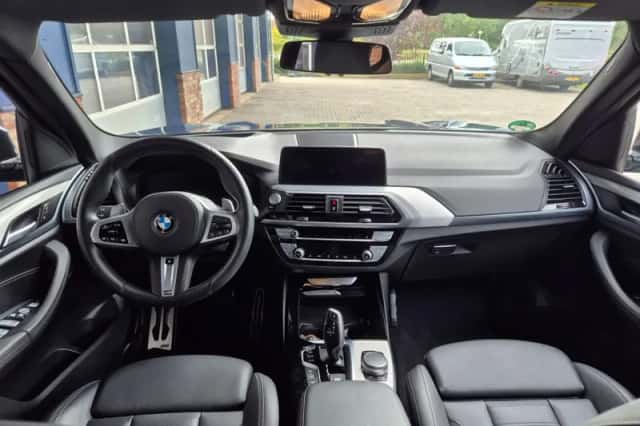 BMW X3 (2020) thumbnail 3