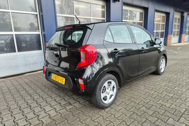 Kia Picanto (2023) thumbnail 2