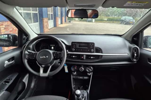 Kia Picanto (2023) thumbnail 3