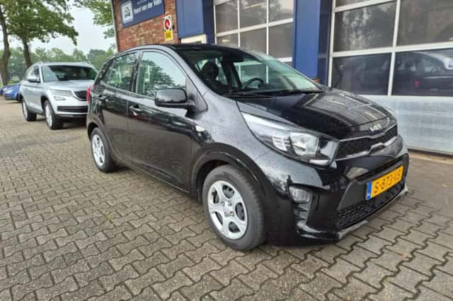 Kia Picanto (2023) thumbnail 4